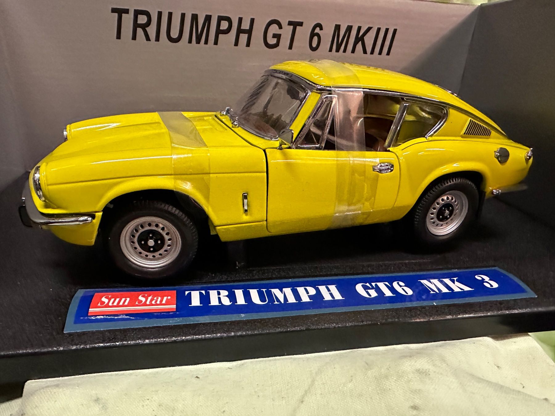 Triumph Modellini d'auto: Triumph gt6 mk3 Oldtimer gb classic coupe – Nuovo (secondo la descrizione) da Reinach AG venduto da rares75 2