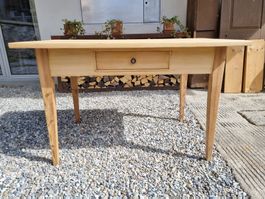 Holztisch mit Schublade, massiv, ideal für Küche/Stube/Büro