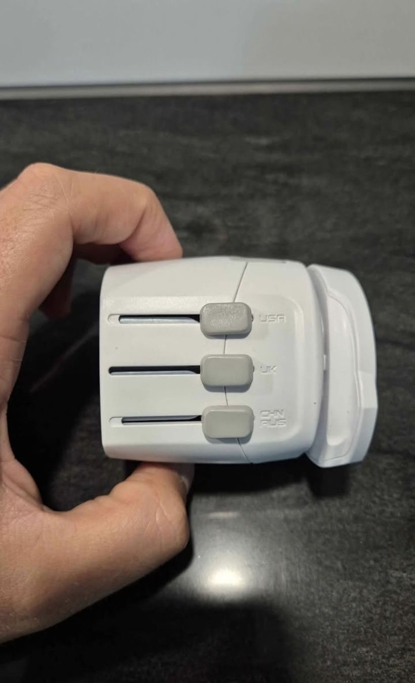 Unità & Adattatore: GO Travel Worldwide Adaptor Earthed – Nuovo (secondo la descrizione) da Luzern venduto da jef_k9fb 1