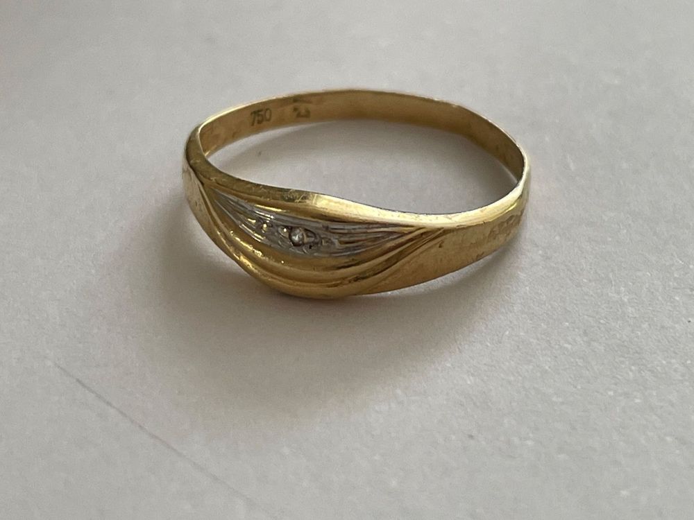 Goldring 18 Karat 750 mit eine kleine Diamant (Gebraucht) in Lyss für ...