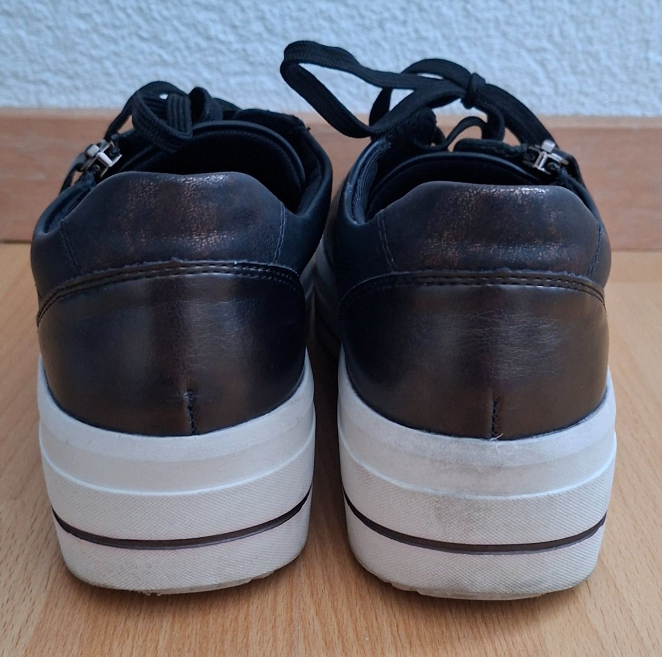 Scarpe da donna: Sneaker Damen Grösse 38 – Usato da Feuerthalen venduto da kigo87 3