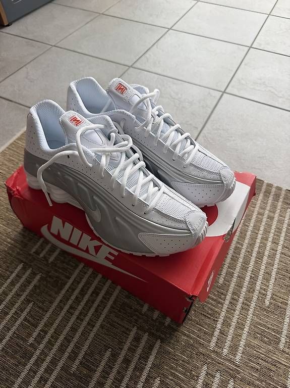 Nike Chaussures hommes: Nike Shox R4 – Neuf (Voir description) à Wangen ZH par alexia022