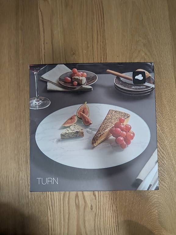 Plateaux: Originalverpackte LEONARDO TURN Servierplatte in Folie – D'occasion à Oberentfelden par ugiii76 2