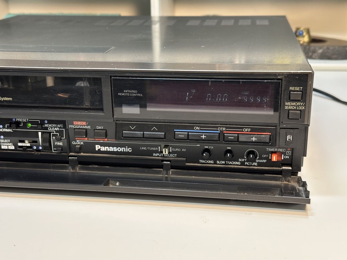 Panasonic Registratori: Panasonic NV-G10 VHS Videorecorder  – Difettoso da Wädenswil venduto da HobbyZimmer 4