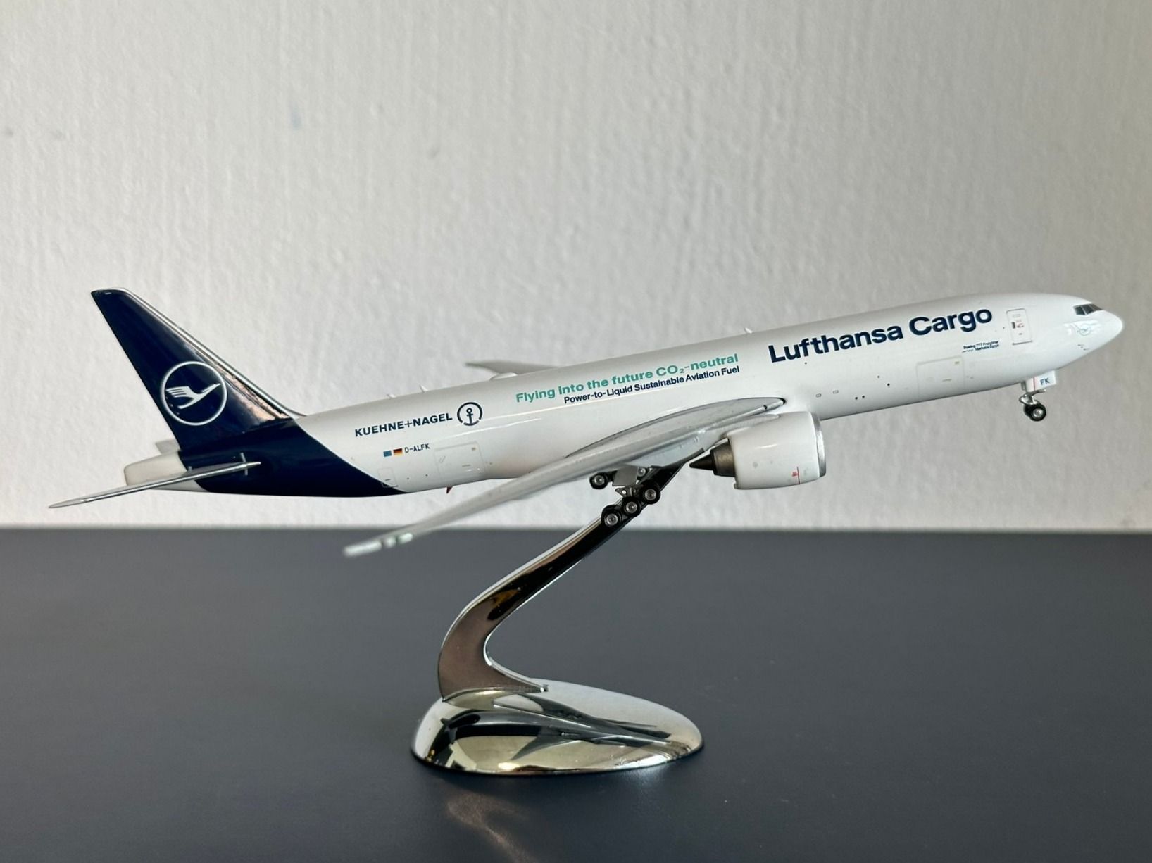 Kit di modellismo & Modellini statici: Phoenix 1:400 Boeing 777F Lufthansa Cargo D-ALFK – Usato da Zürich venduto da fabst7199 1