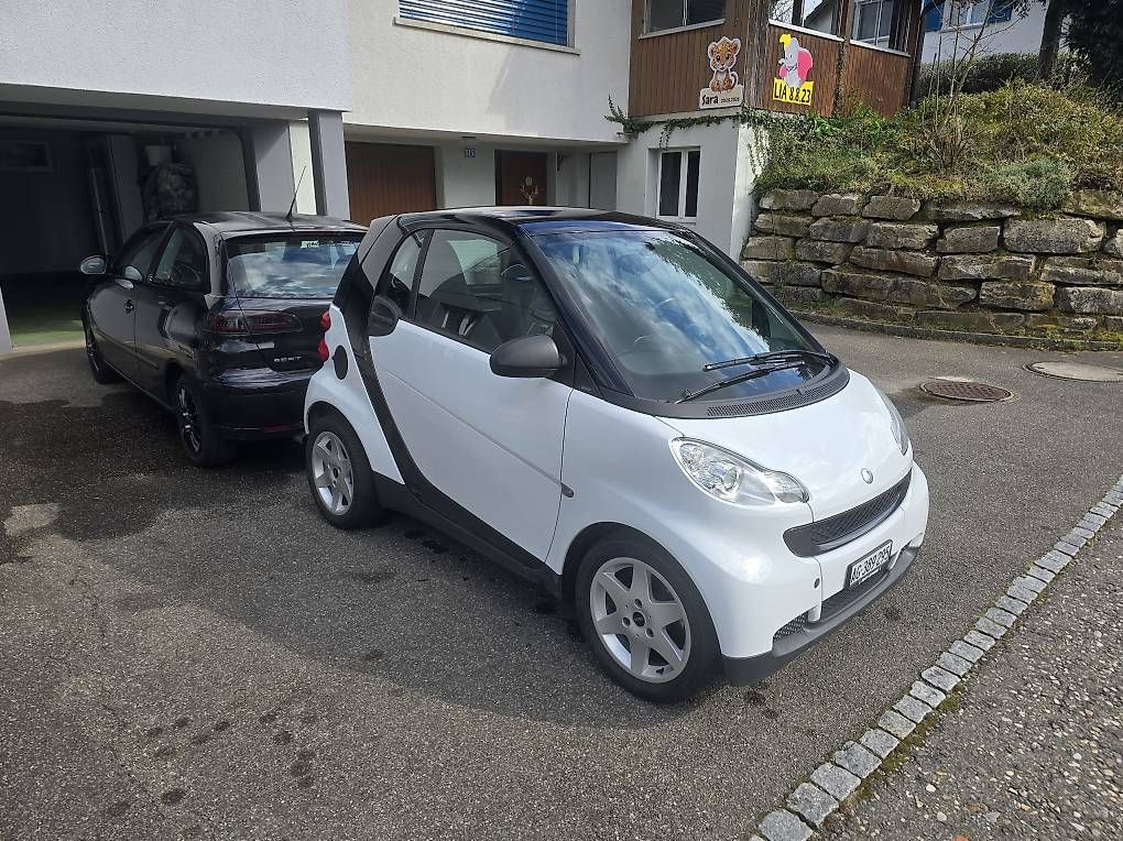 Autos: Smart Fortwo Coupe – D'occasion à Leibstadt par mei_p72k 1