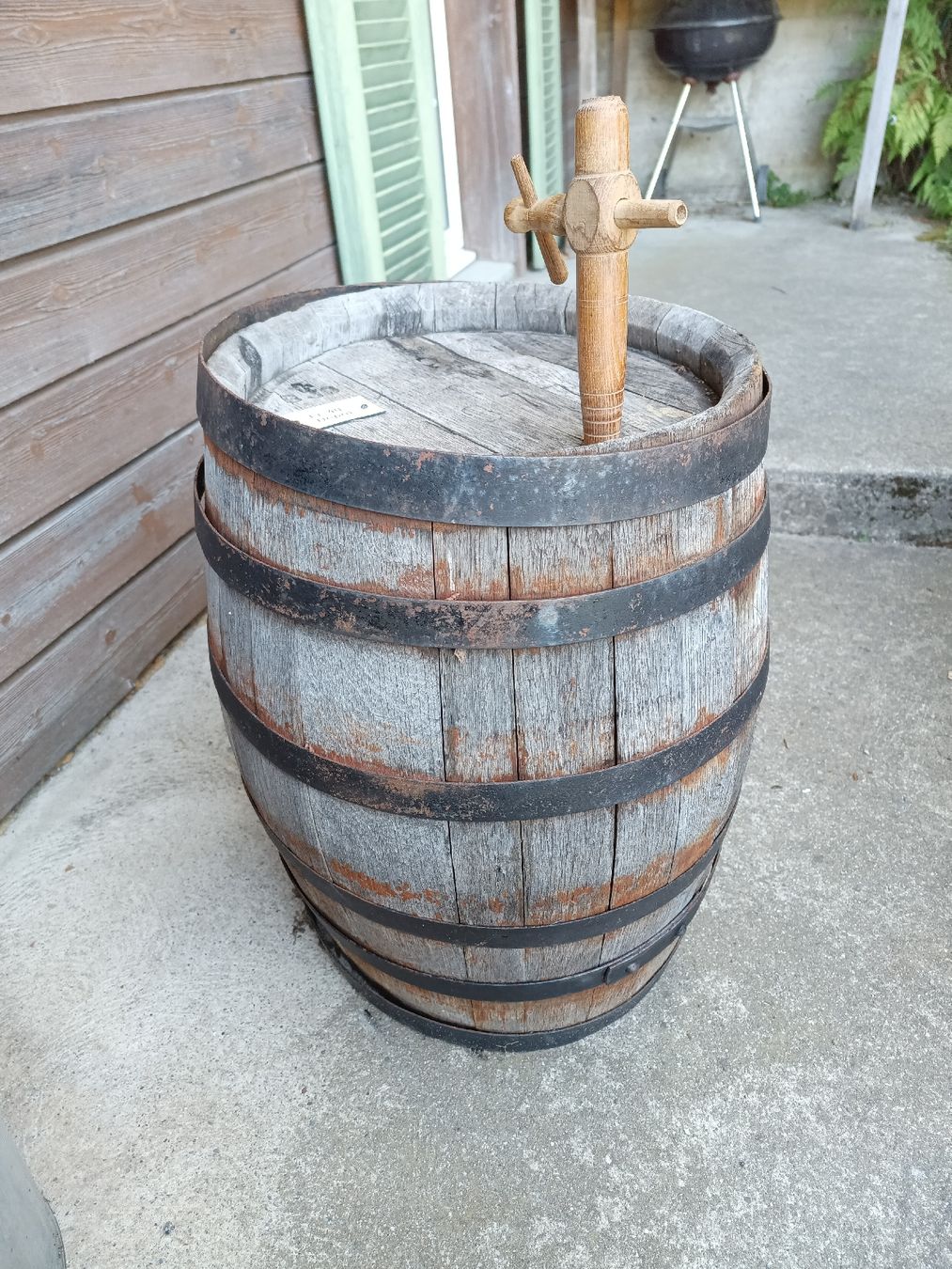 Autres: Holzfass mit Zapfhahn, Dekoration – D'occasion à Signau par B4SS