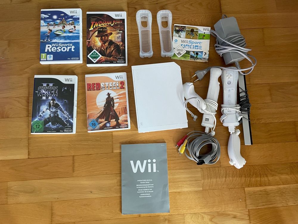 Nintendo Wii (mit 5 Spielen + 2 Controller) Kaufen auf Ricardo
