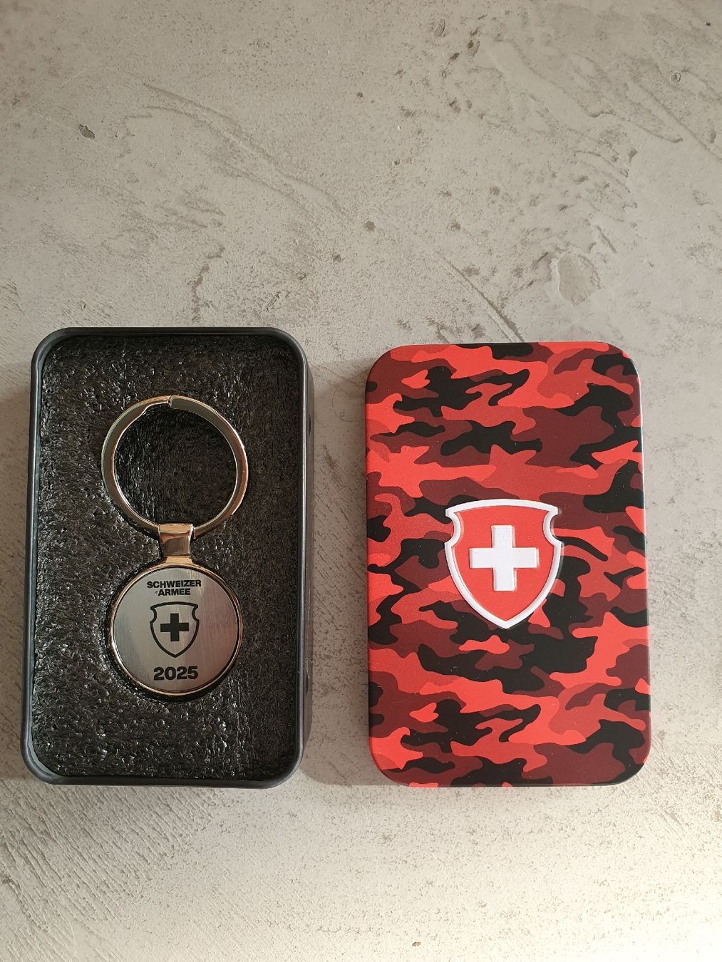 Schlüsselanhänger & - bänder: Schlüsselanhänger Schweizer Armee – Neu (gemäss Beschreibung) aus Steinach von Xamax18