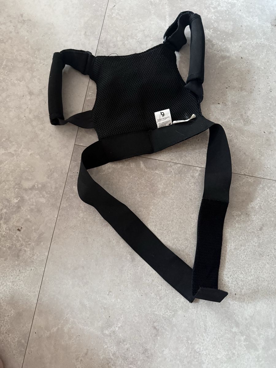 Letteratura sanitaria: Backgym Classic Haltungstrainer Grösse M mit Box – Usato da Buchs AG venduto da Yolanda_marc 4