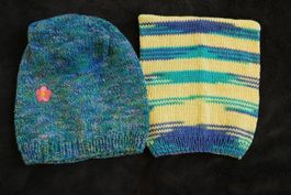 2 selbst gestrickte Babymützen / Kappen