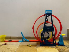 Hot Wheels Track Builder Looping Set mit Autos