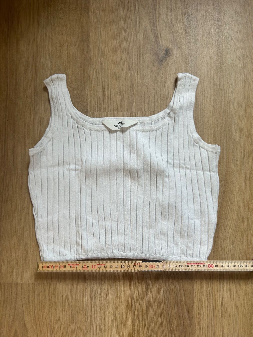 H&M Tops: Crop top blanc cassé rayé H&M – Gebraucht aus Delémont von elena_neuhaus 3
