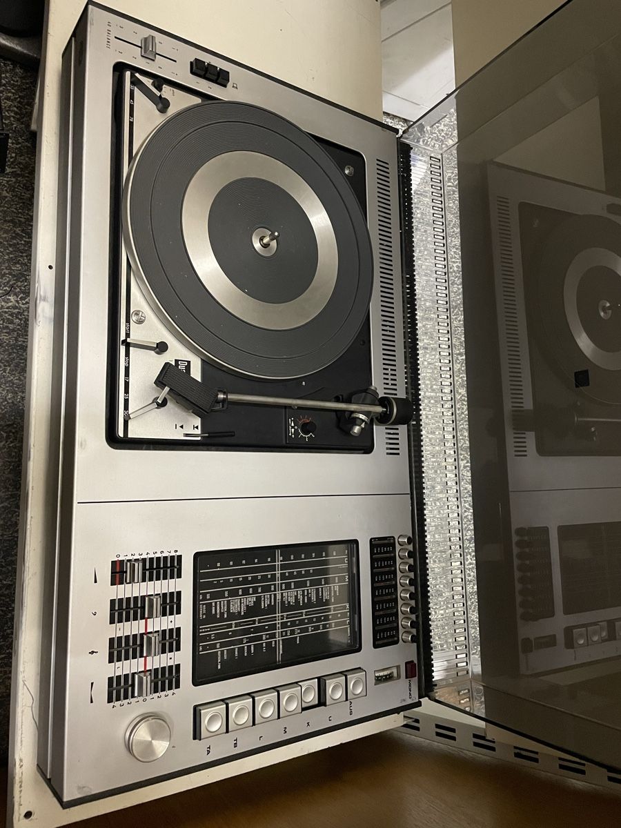 Grundig Radio: Grundig Center  – Usato da Oftringen venduto da Jradioman 2