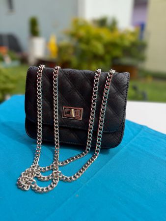 LASCANA Umhängetasche »Minibag -  mit Kettenhenkel