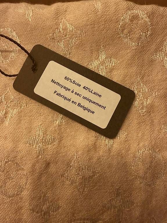 Louis Vuitton Foulards, Tücher & Schals: Original Louis Vuitton Schal Rosé – Gebraucht aus Mühleberg von baerbeli78 4