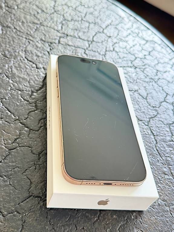 Apple Handys / Smartphones: iPhone 16 Pro Max 256 Go - À vendre – Gebraucht aus Chêne-Bougeries von Alaia04 3