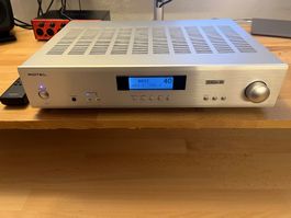 Amplificateur Hi-Fi Rotel A11 Tribute Silver – Parfait état
