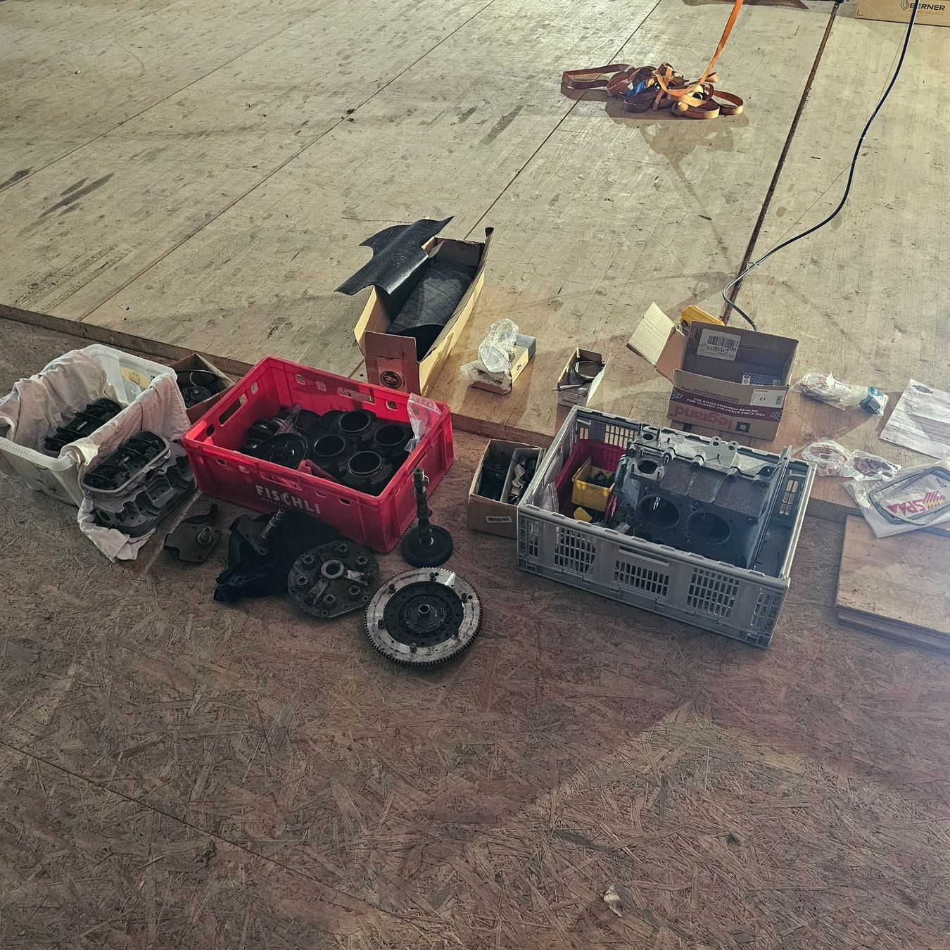Tutti pezzi di ricambio auto: Vw käfer motor / ersatzteile – Usato da Wangen SZ venduto da inf_2dv5