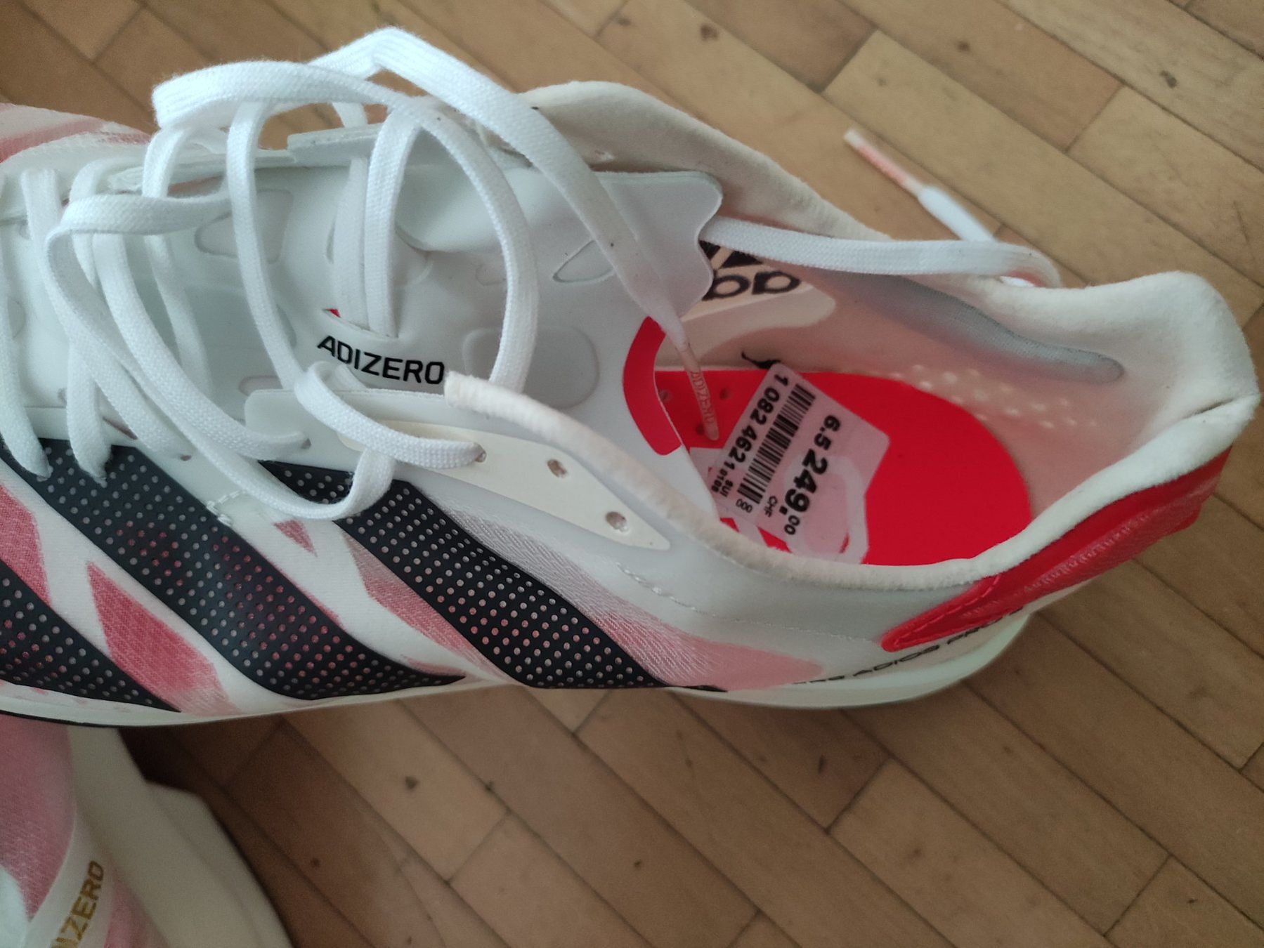Adidas Damenschuhe: Neu Adidas Carbon Turnschuh gr 40 – Neu und originalverpackt aus Dagmersellen von L.Ga. 3