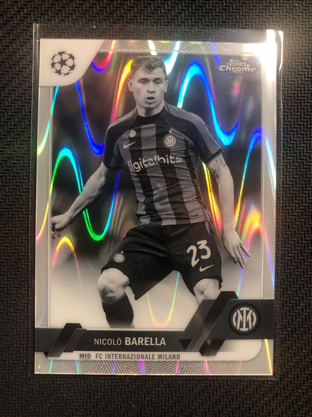 Topps Sammelbilder & Trading cards: Topps Chrome Nicolo Barella Inter Mailand BW Raywave – Gebraucht aus Wangenried von Garagara