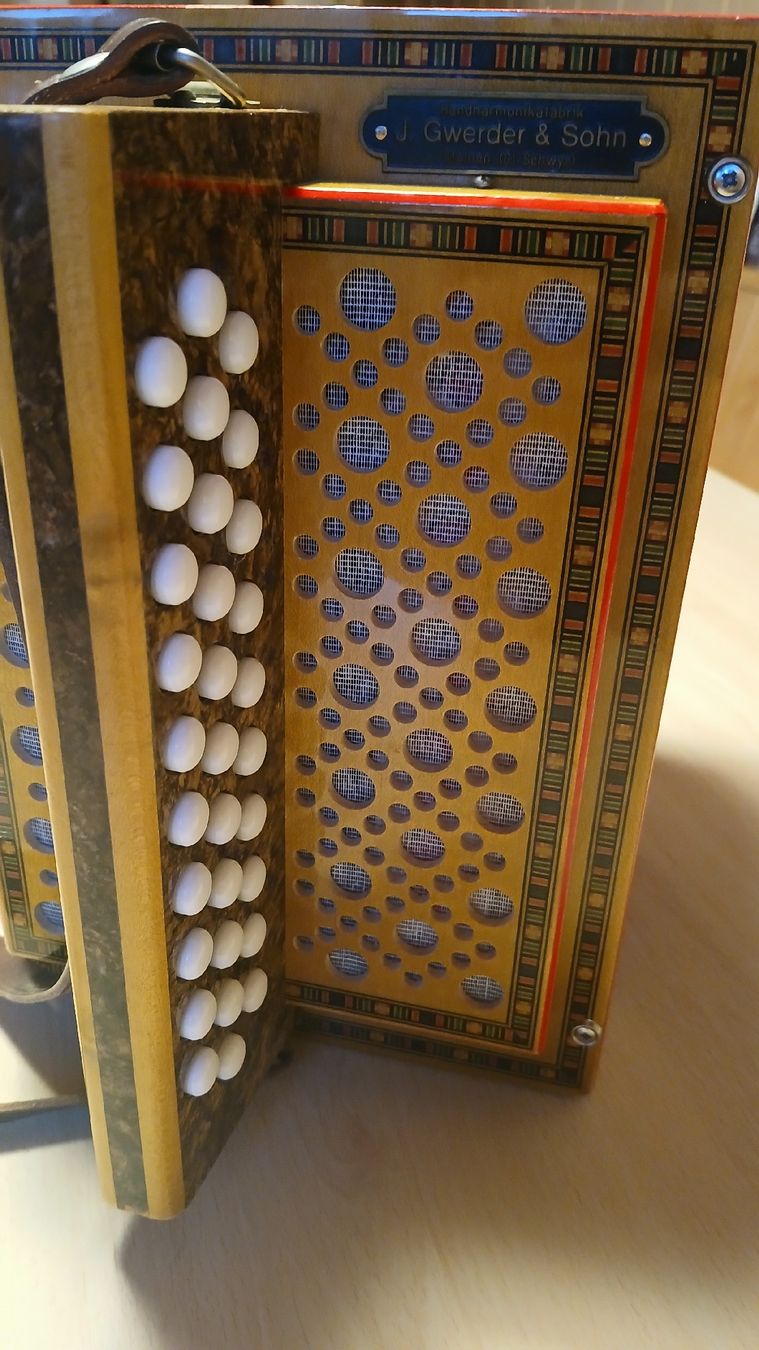 Gwerder Instruments de musique: Schwyzerörgeli J. Gwerder & Sohn – D'occasion à Spiringen par Saimspi4 2