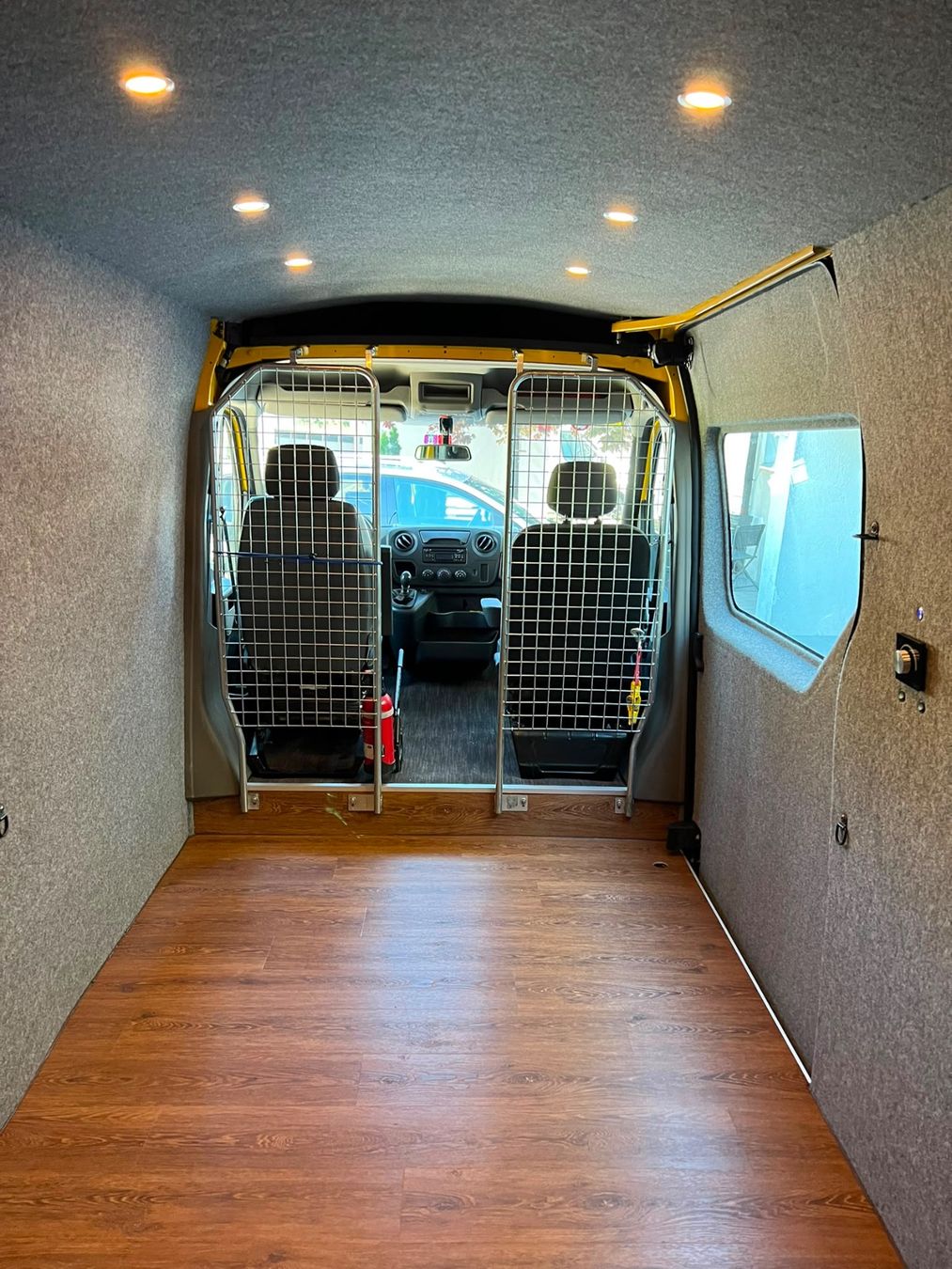 Renault Véhicules utilitaires: RENAULT Master T35 dCi125 L3H2 – D'occasion à Trachslau par Fuchsis 1
