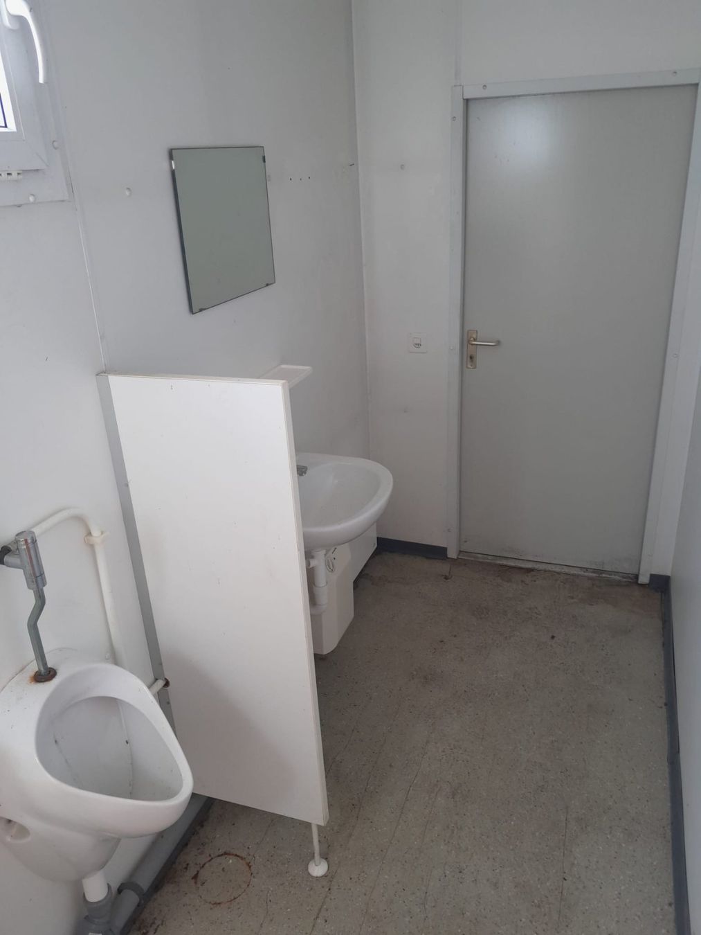 Contenitori edile: Sanitär Container 6.0x3.0x2.8m – Usato da Regensdorf venduto da MAGZH 3