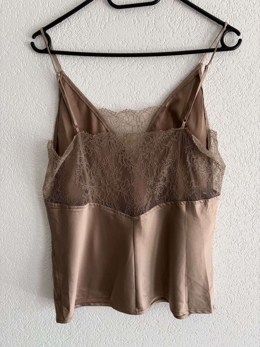Top: Haut Dynamite satin avec dentelle beige taille M – Nuovo (secondo la descrizione) da Champéry venduto da mag_zt5z 1