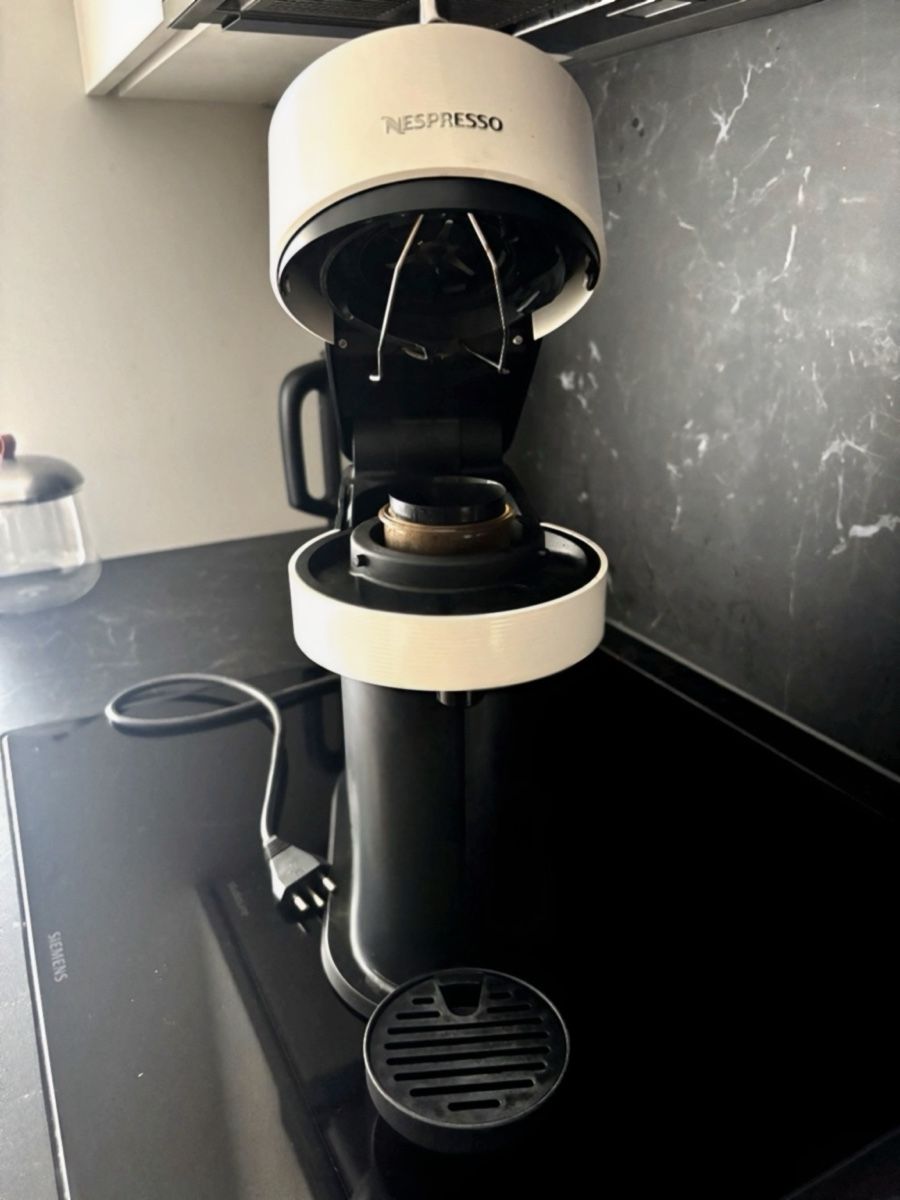 Nespresso Kaffeemaschinen & Espressomaschinen: Nespresso Vertuo Next Kaffeemaschine  – Gebraucht aus Breitenbach von sin_pg58 1