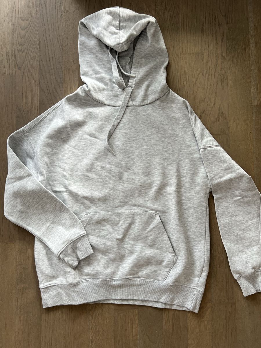 Maglioni & Felpe: Grauer Kapuzenpullover – Usato da Kriens venduto da Krienserin_T 1