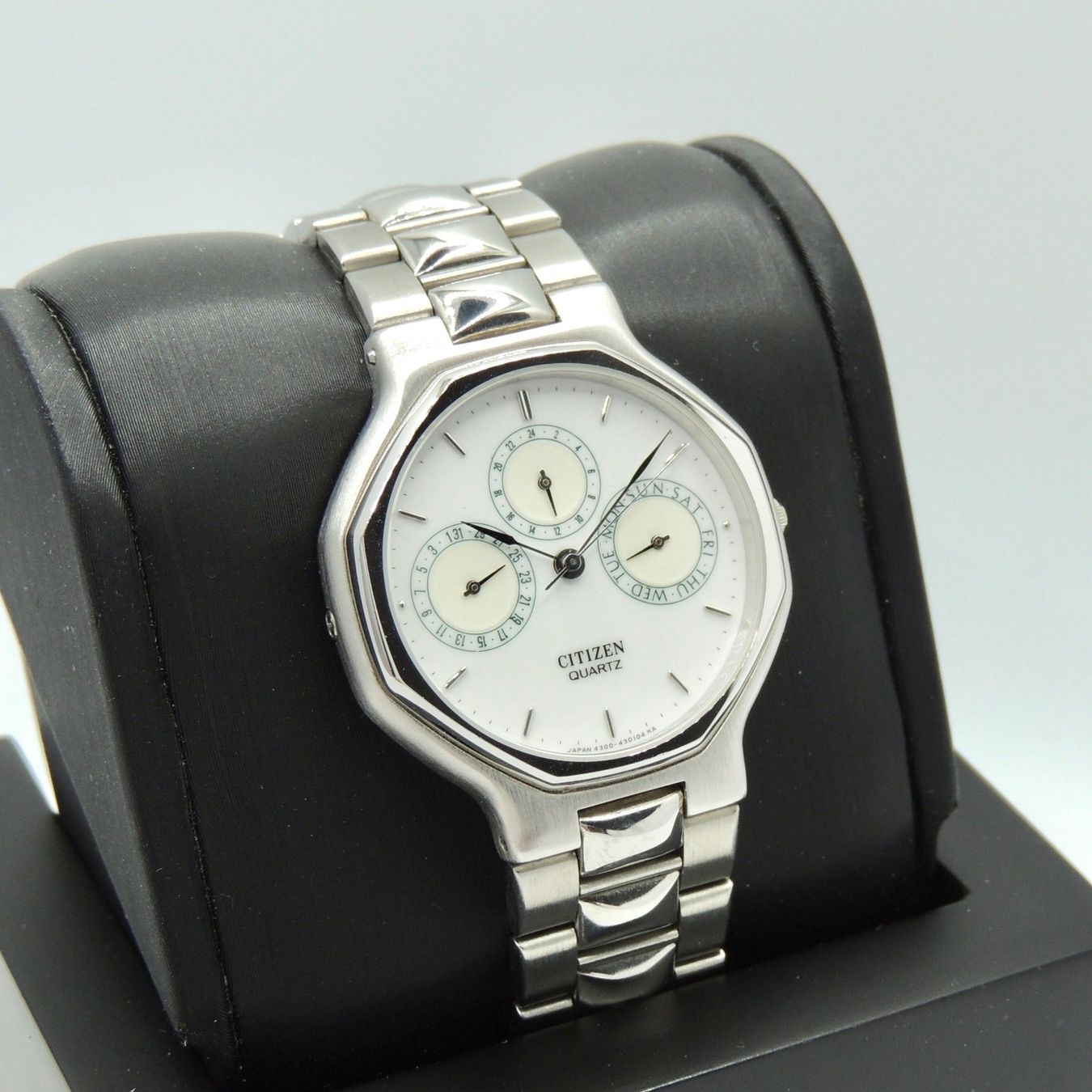 Citizen Orologi: Montre Citizen Chronograph Day Date - rare – Usato da Lausanne venduto da DuGoutetdesCouleurs