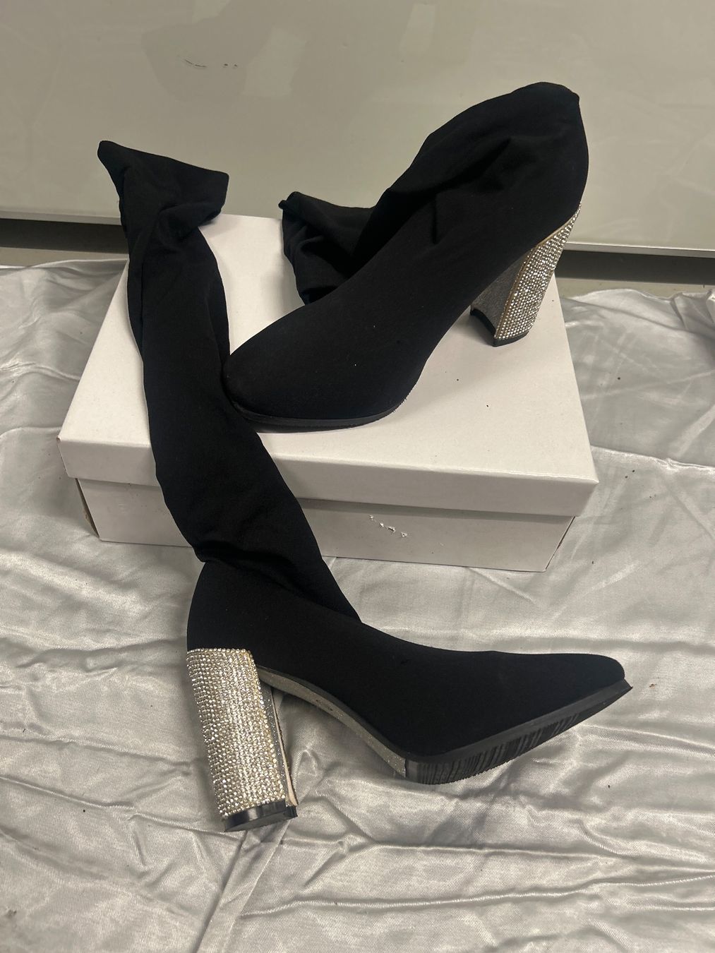 Damenschuhe: Schöne Elegante Stiefel Gr 37 Neu Gratis Versand – Neu und originalverpackt aus Regensdorf von Spyke55
