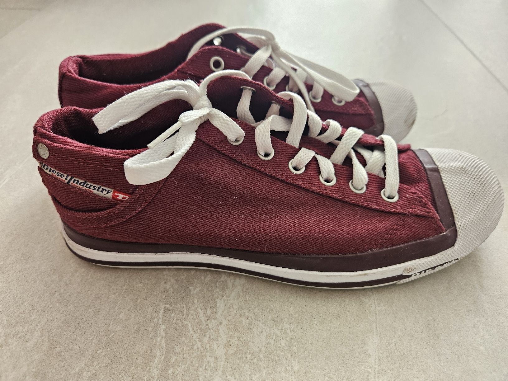 Damenschuhe: Diesel Sneaker Chucks, Grösse 39 – Gebraucht aus Brugg AG von Kitycity 1