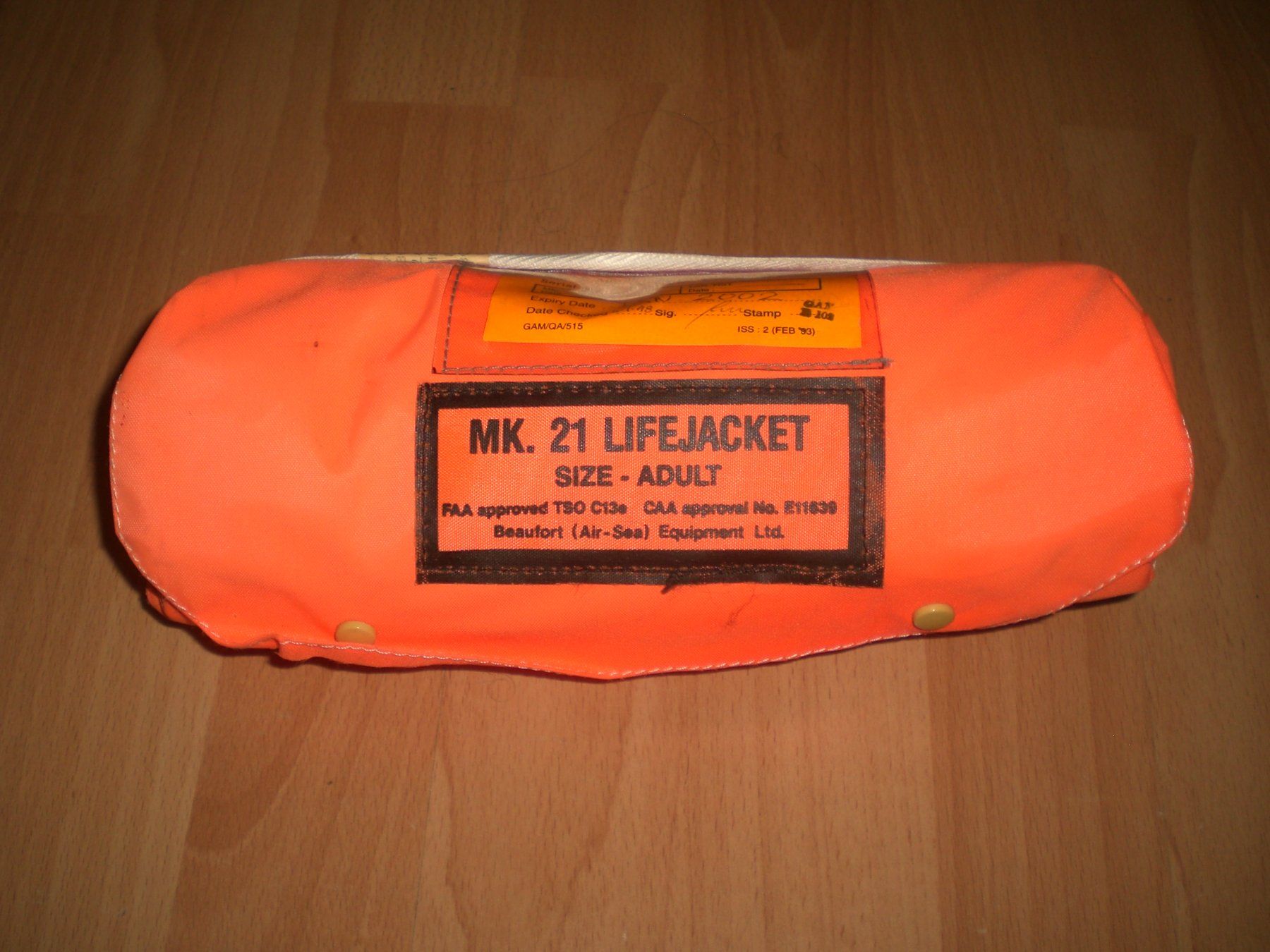 Misurare: Aviatik Crew Schwimmweste Gulf Air – Usato da Grellingen venduto da Neuron67