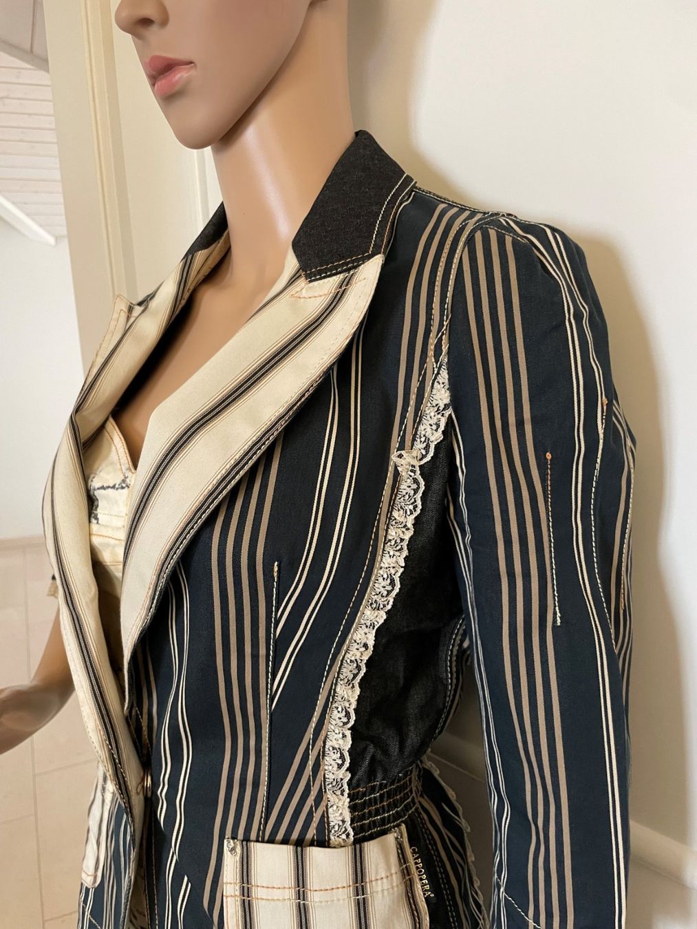 Giacche: Lässige Jeansjacke von Cappopera – Usato da Meisterschwanden venduto da Taragoa 2