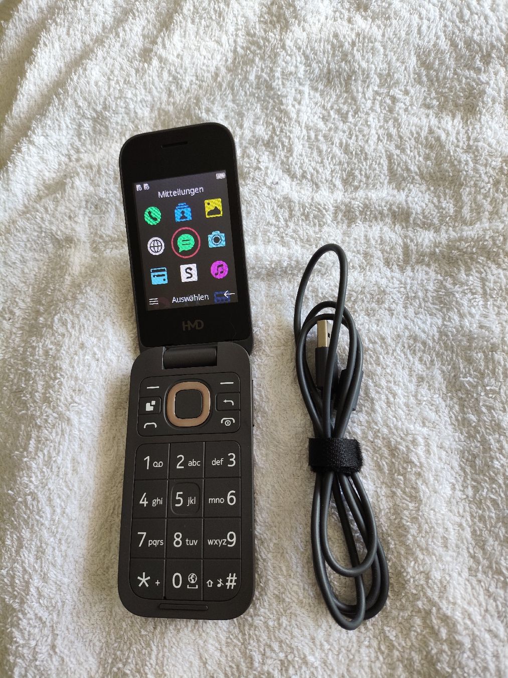 Telefoni cellulari / Smartphones: HMD 2660 Flip  Dual Sim 4G – Usato da Zollikofen venduto da zar_j67f 3