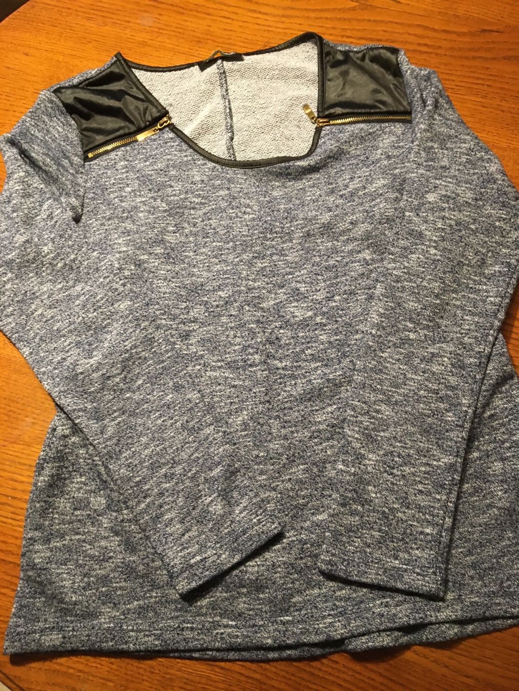 Maglioni & Felpe: Pull dame – Usato da Montsevelier venduto da Batson