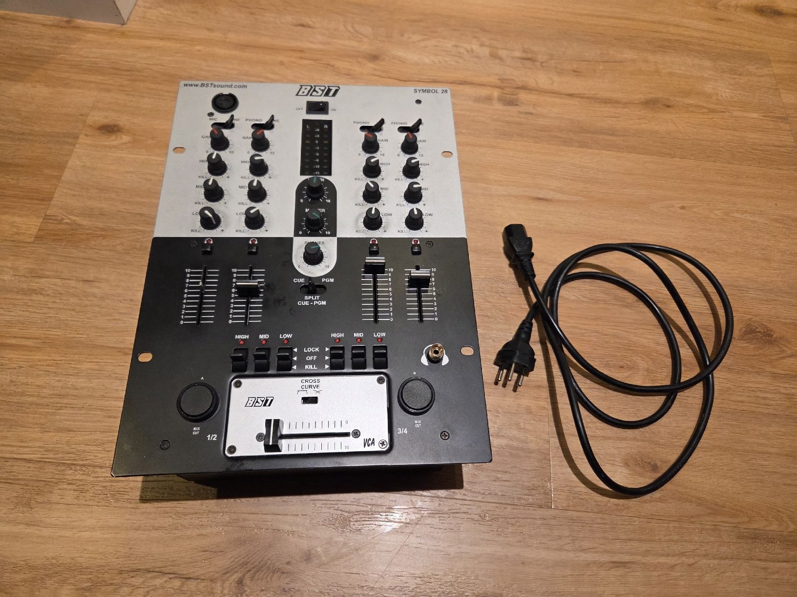 Mischpulte: DJ Mischpult BST Symbol 28 – Gebraucht aus Dettighofen von md9560i