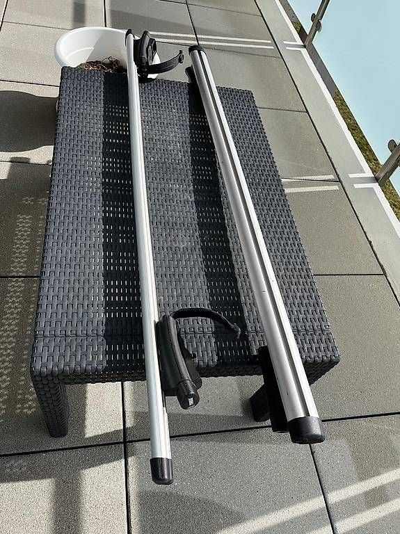 Thule Portapacchi: Thule barres de toit – Usato da La Tour-de-Trême venduto da Txertxi 1