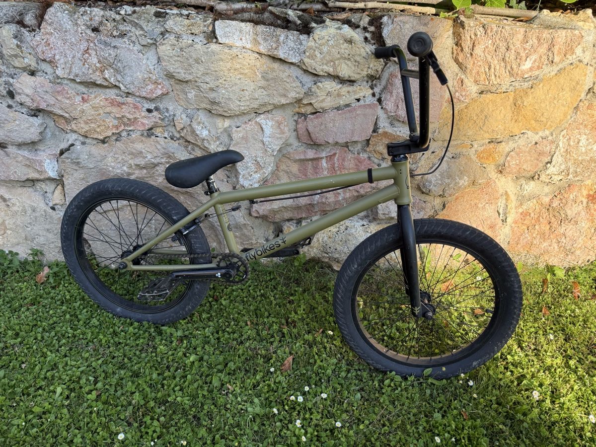 Velos: BMX freestyle flybikes taille pro – Gebraucht aus Valeyres-sous-Rances von gegg