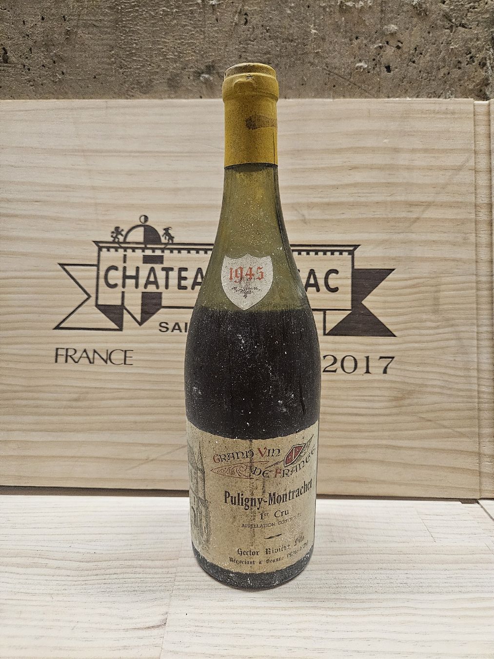 Vino: Puligny-Montrachet 1er Cru 1945 – Nuovo e nell'imballaggio originale da Zofingen venduto da WouterSamwel
