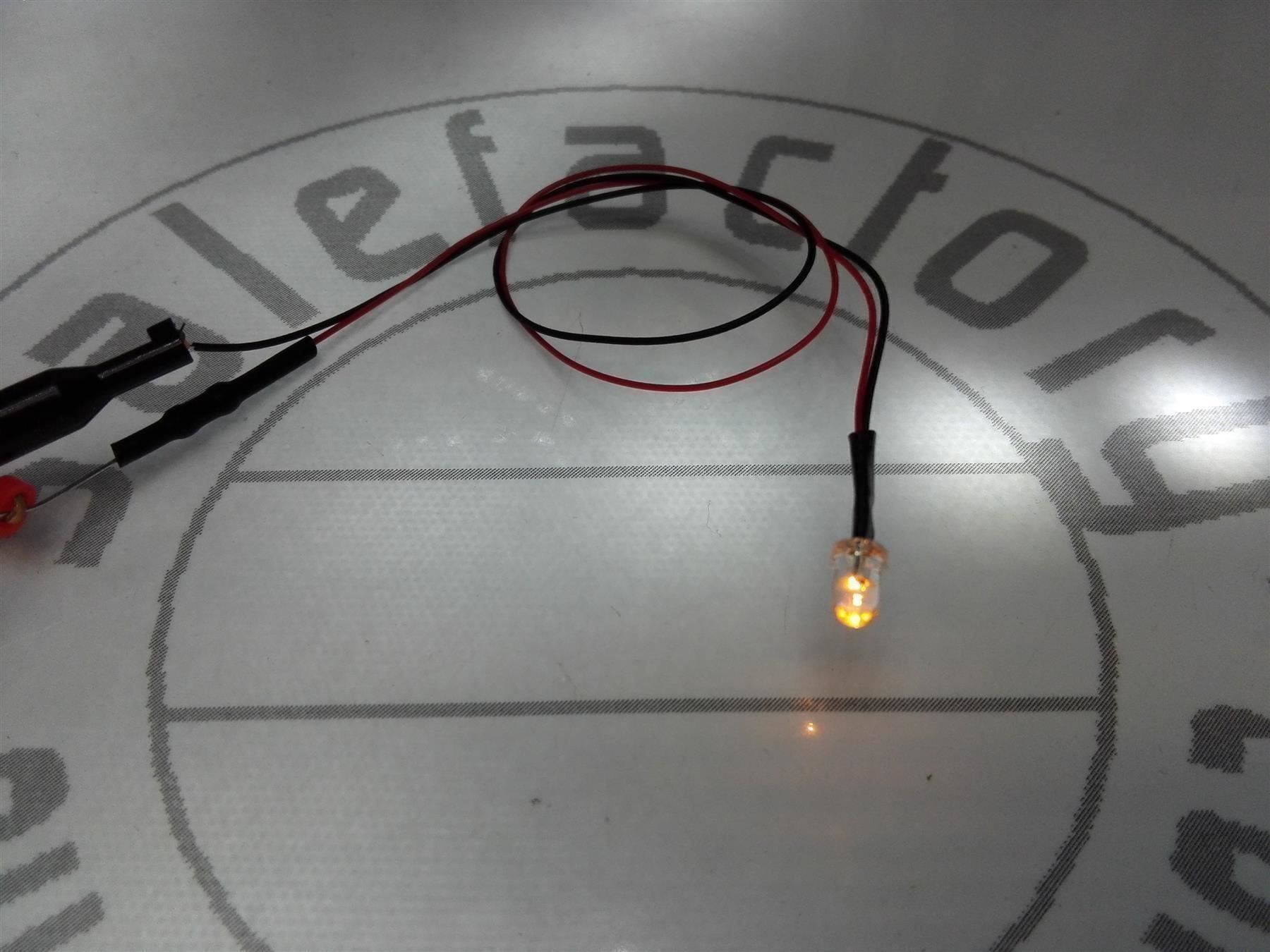 Componenti elettronici: Flacker-LED klar/gelb 3mm 12V verkabelt – Nuovo (secondo la descrizione) da Luzern venduto da Salefactory 2