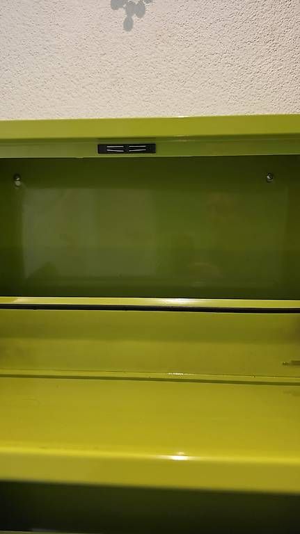 Armoires: Schuhschrank aus Metall  – D'occasion à Olten par jean.f 3