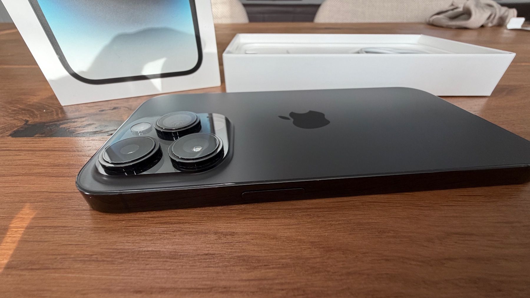 Apple Telefoni cellulari / Smartphones: iPhone 14 Pro Space Black 256GB – Usato da Brislach venduto da K4ng4roo 4