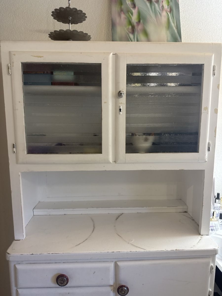 Credenze: Antikes Buffet weiss mit Glaseinsatz gebraucht – Usato da Wiesendangen venduto da chmanpen30 4