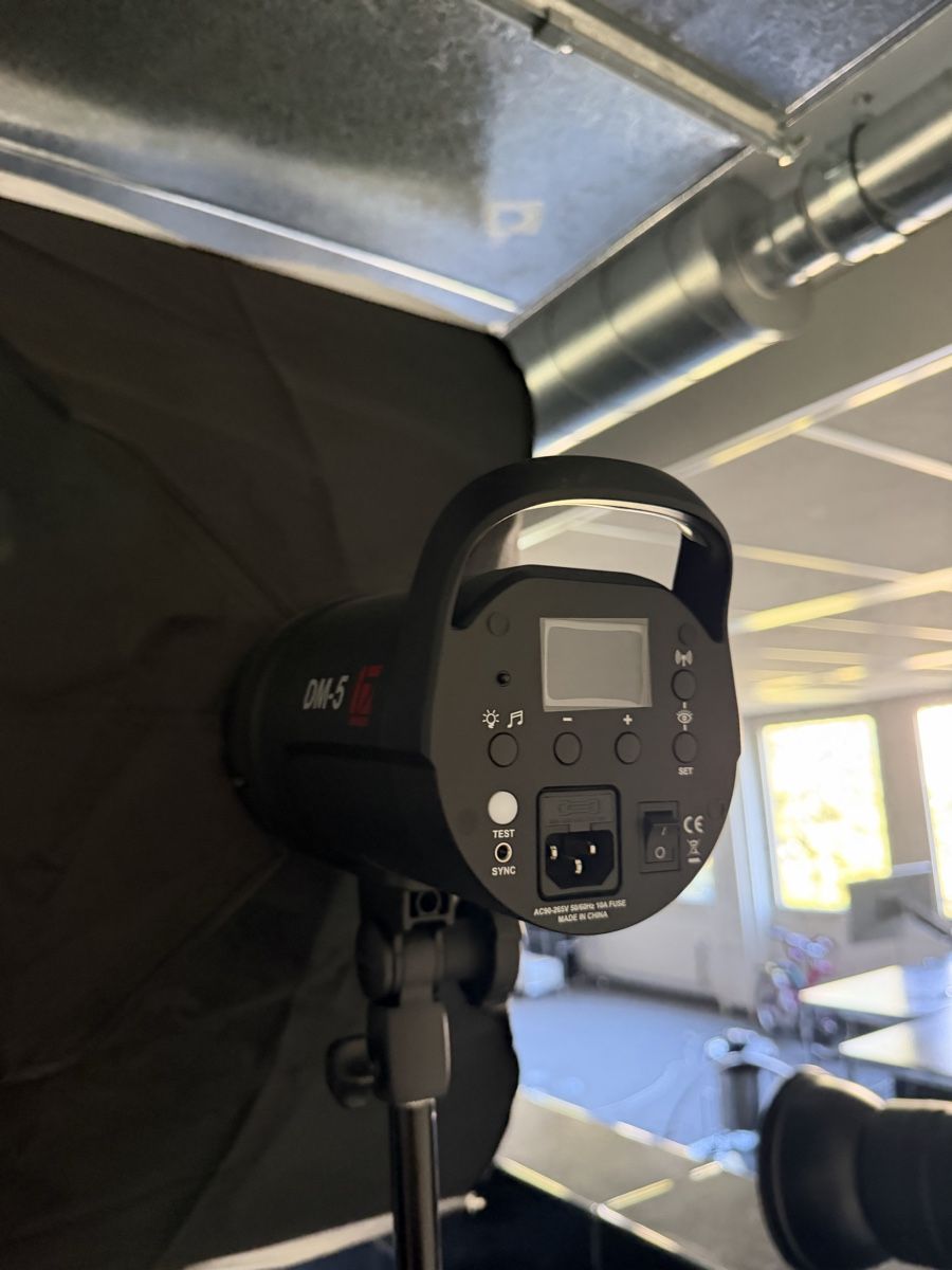 Jinbei Flash: Jinbei Studioblitz DM-5 Set mit Softboxen und Stativ – Usato da Nänikon venduto da MircoPellegrino 3