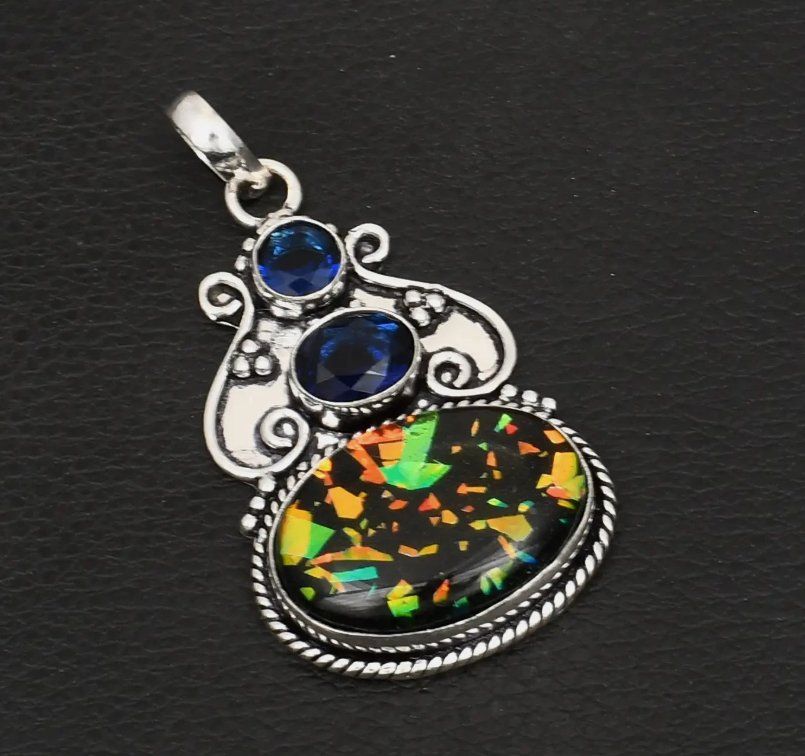 Pietre preziose: Doublet Opal Tanzanite Gemstone Ethnic Handmade Pendant – Nuovo (secondo la descrizione) da Laupersdorf venduto da J69T