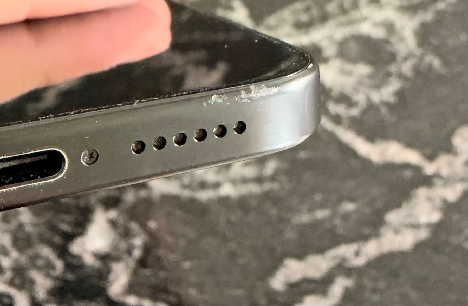 Apple Handys / Smartphones: Apple iPhone 16 Pro Max Gebraucht Mit Kleinen Kratzern – Gebraucht aus Kloten von Fibbit 2