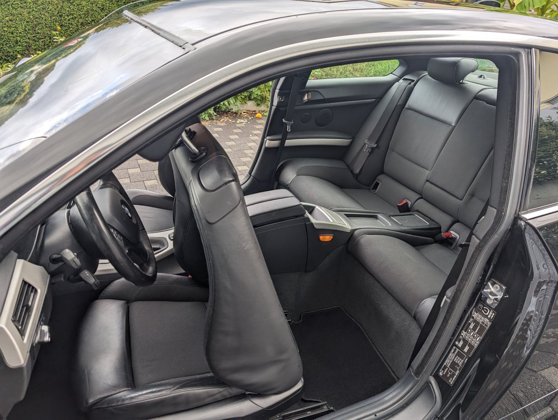 BMW Autos: BMW 325i Coupé 3.0 E92 – Gebraucht aus Schönenwerd von  5